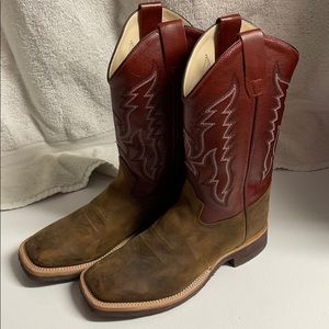 Boys cowboy boots size 6